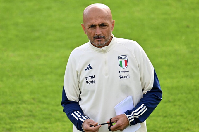 ĐT Italia sa thải HLV Spalletti sau thất bại tại v